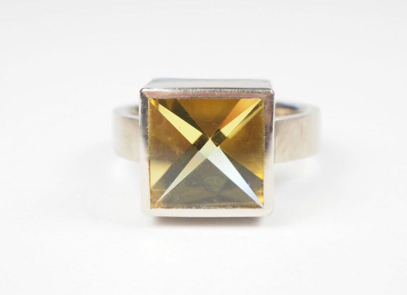 OLYMPUS DIGITAL CAMERA 20200404 RingCCBeryll2