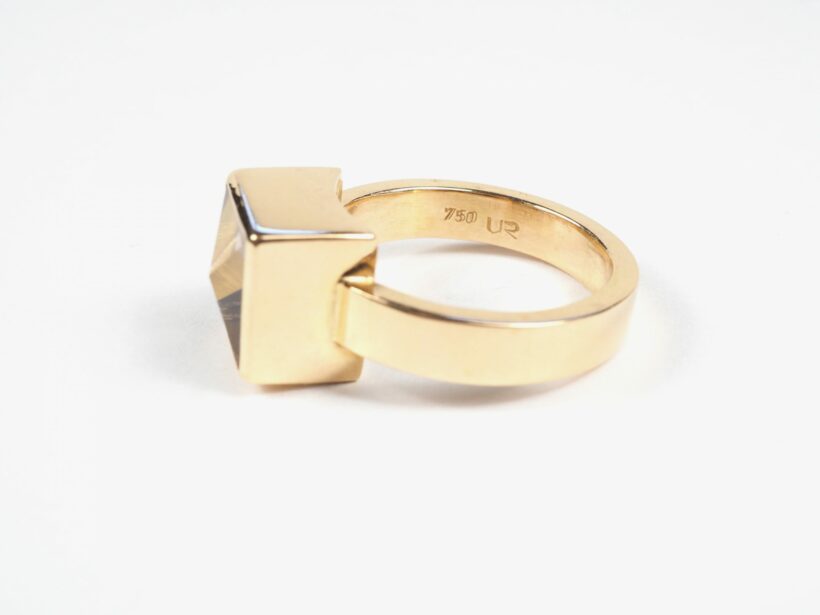 OLYMPUS DIGITAL CAMERA 20200404 RingCCRauchquarz3