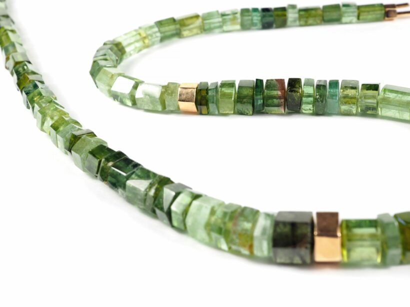 OLYMPUS DIGITAL CAMERA 20200404 CollierTurmalingrün2