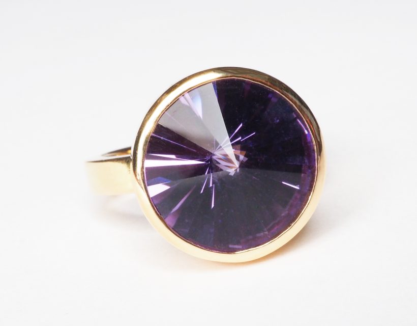 OLYMPUS DIGITAL CAMERA Die Farbe Lila 1